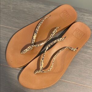 REEF leopard print flip flops size 8